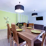 Edificio Liz Apartment *